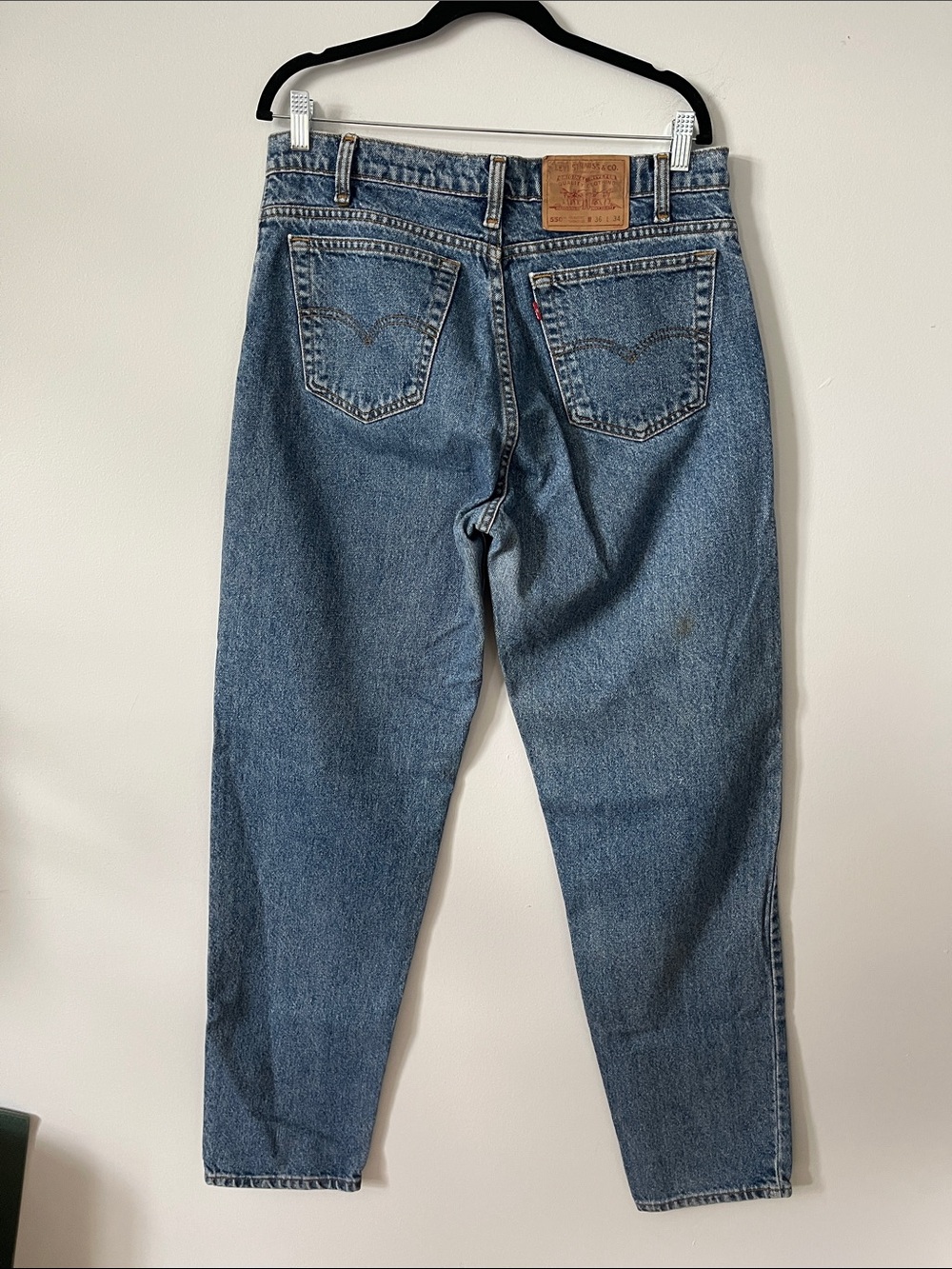 Levi's Men's Blue Denim Jeans - Classic Straight Fit vintage 550 36x34